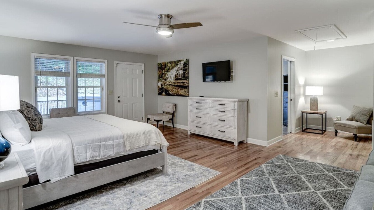 Photo of Bedroom in Skyland