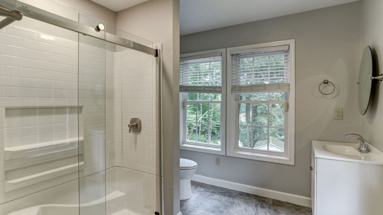 Photo of Bathroom in Skyland
