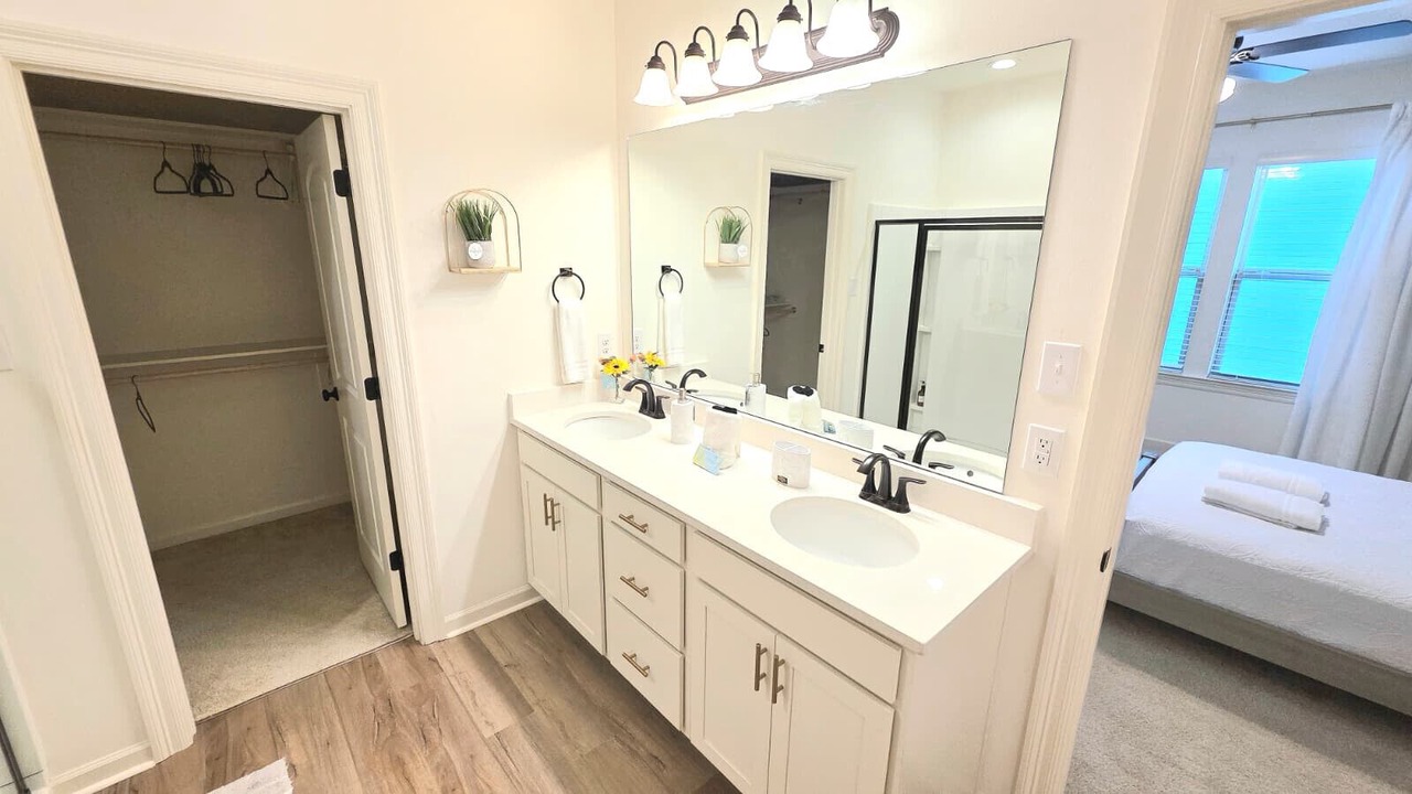 Photo of Bathroom in Highlands - Perkins
