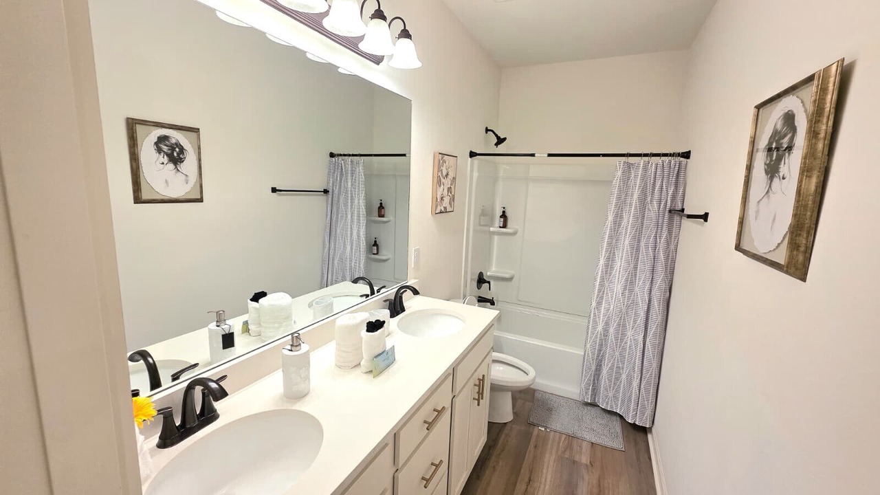 Photo of Bathroom in Highlands - Perkins