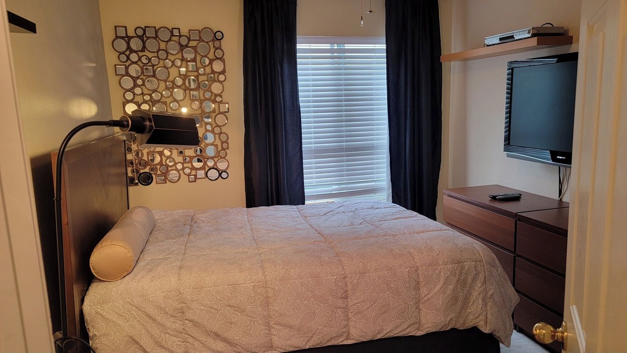 Photo of Bedroom in Canoga Park
