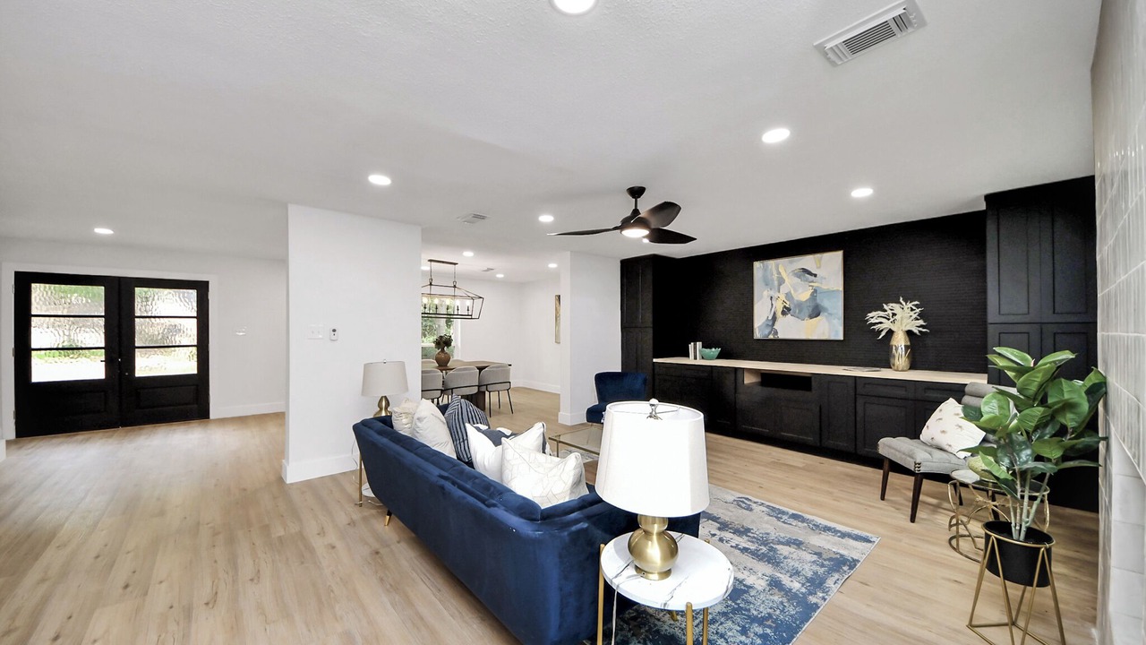 Photo of Livingroom in Garden Oaks