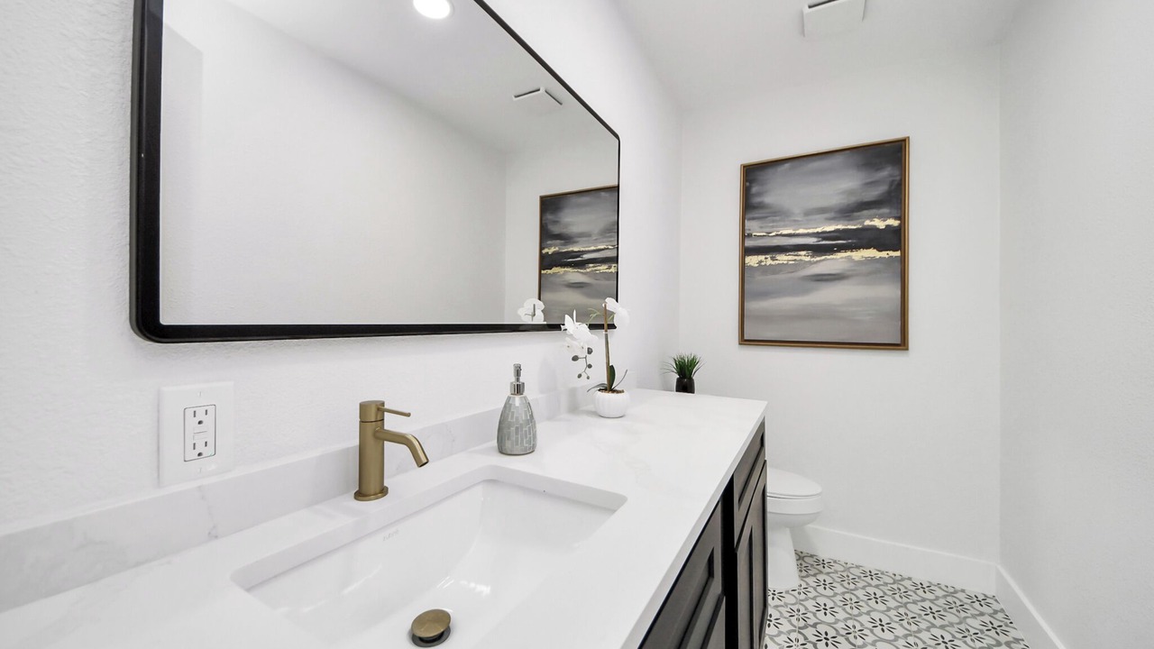Photo of Bathroom in Garden Oaks
