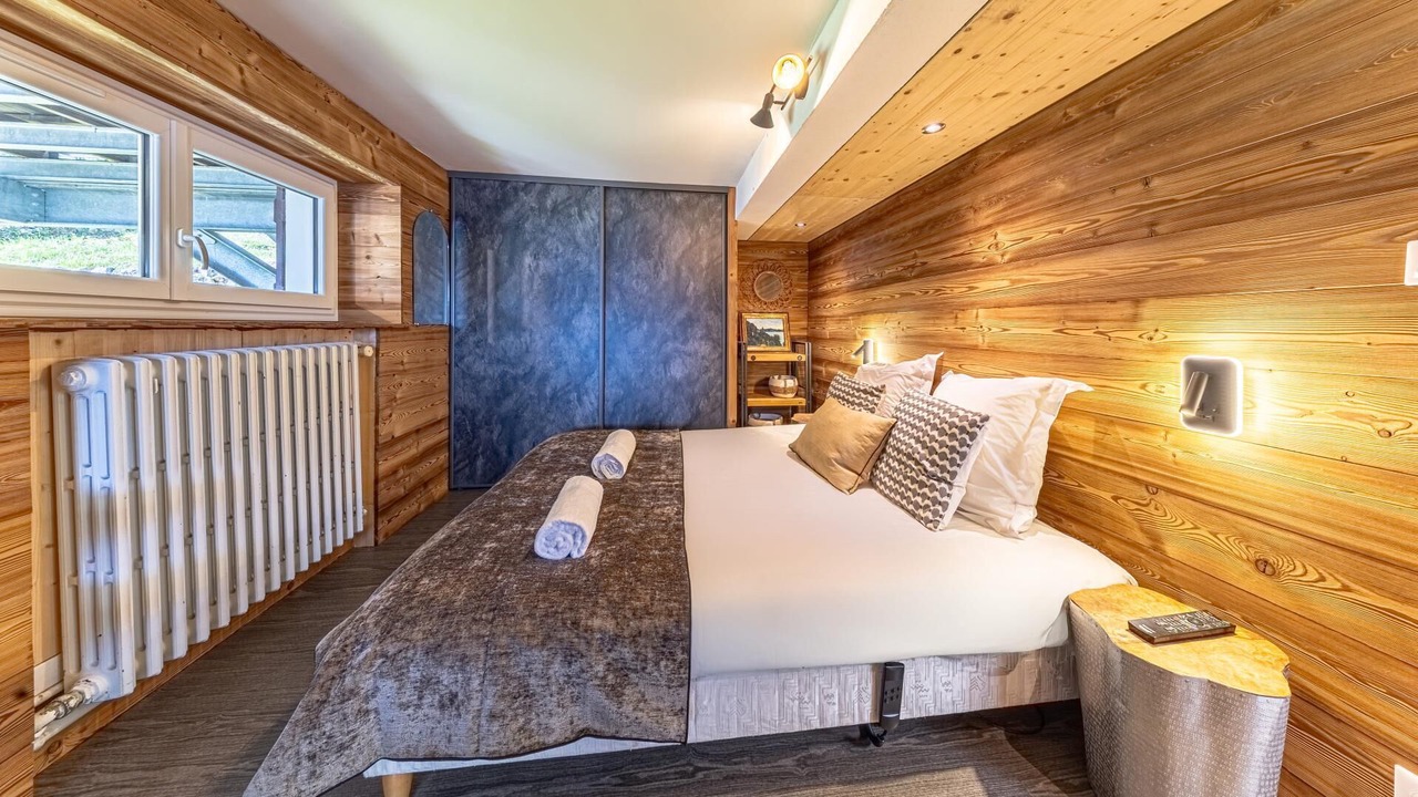 Photo of Bedroom in Bourdeau