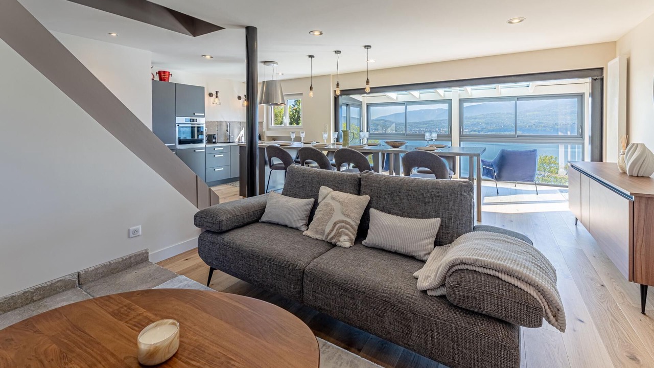 Photo of Livingroom in Bourdeau