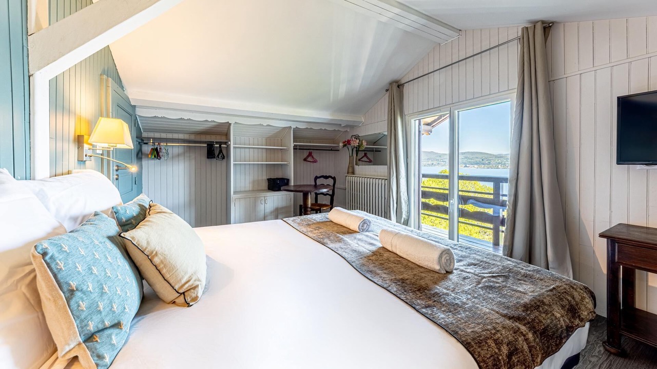 Photo of Bedroom in Bourdeau