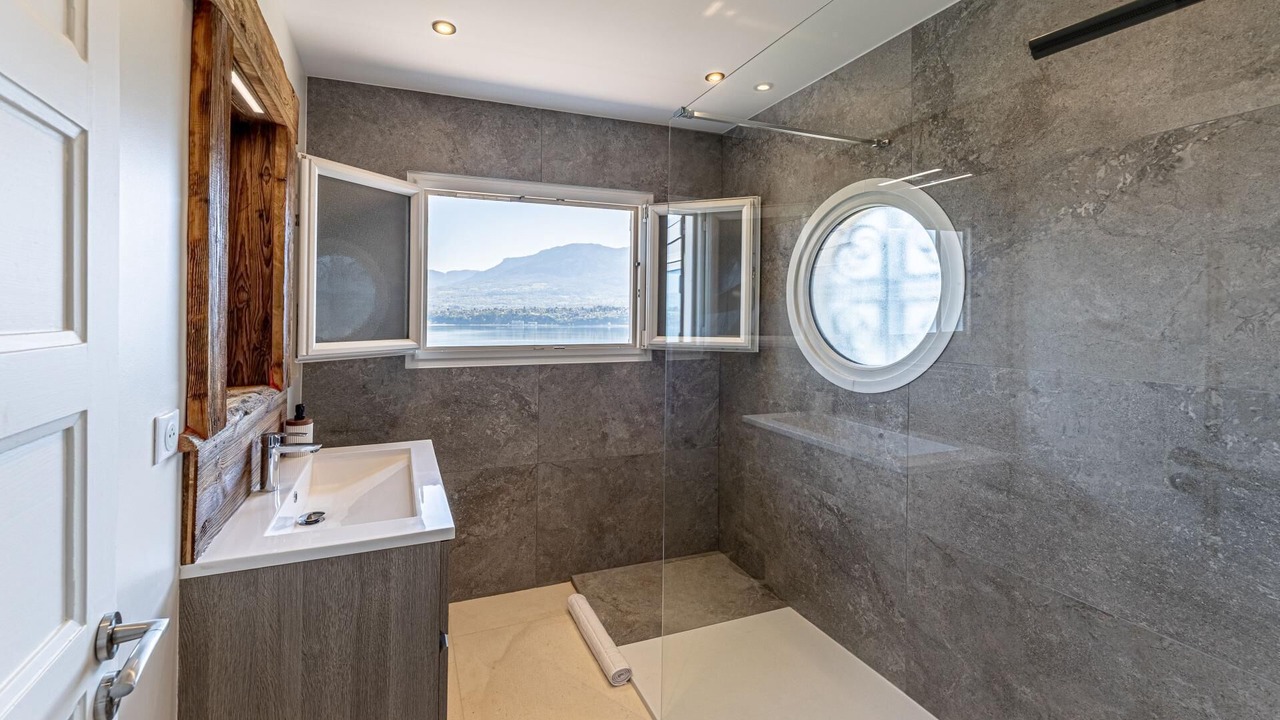 Photo of Bathroom in Bourdeau