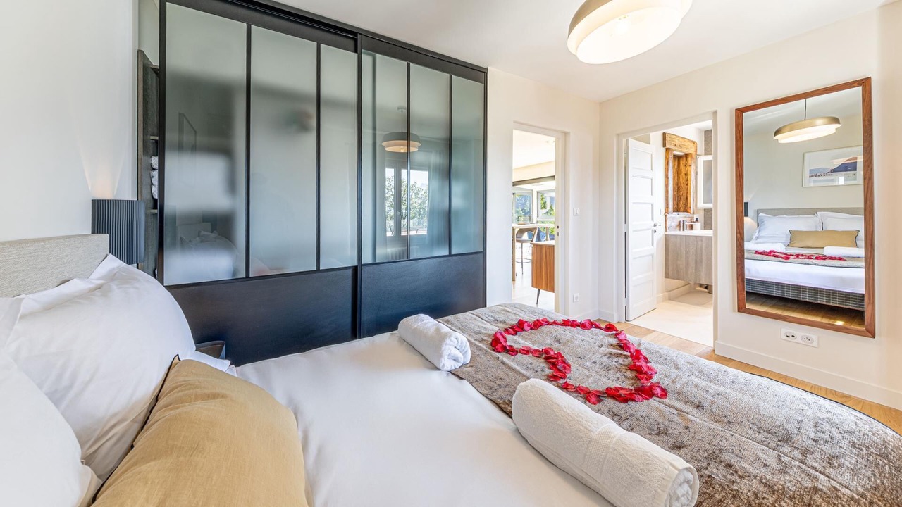 Photo of Bedroom in Bourdeau