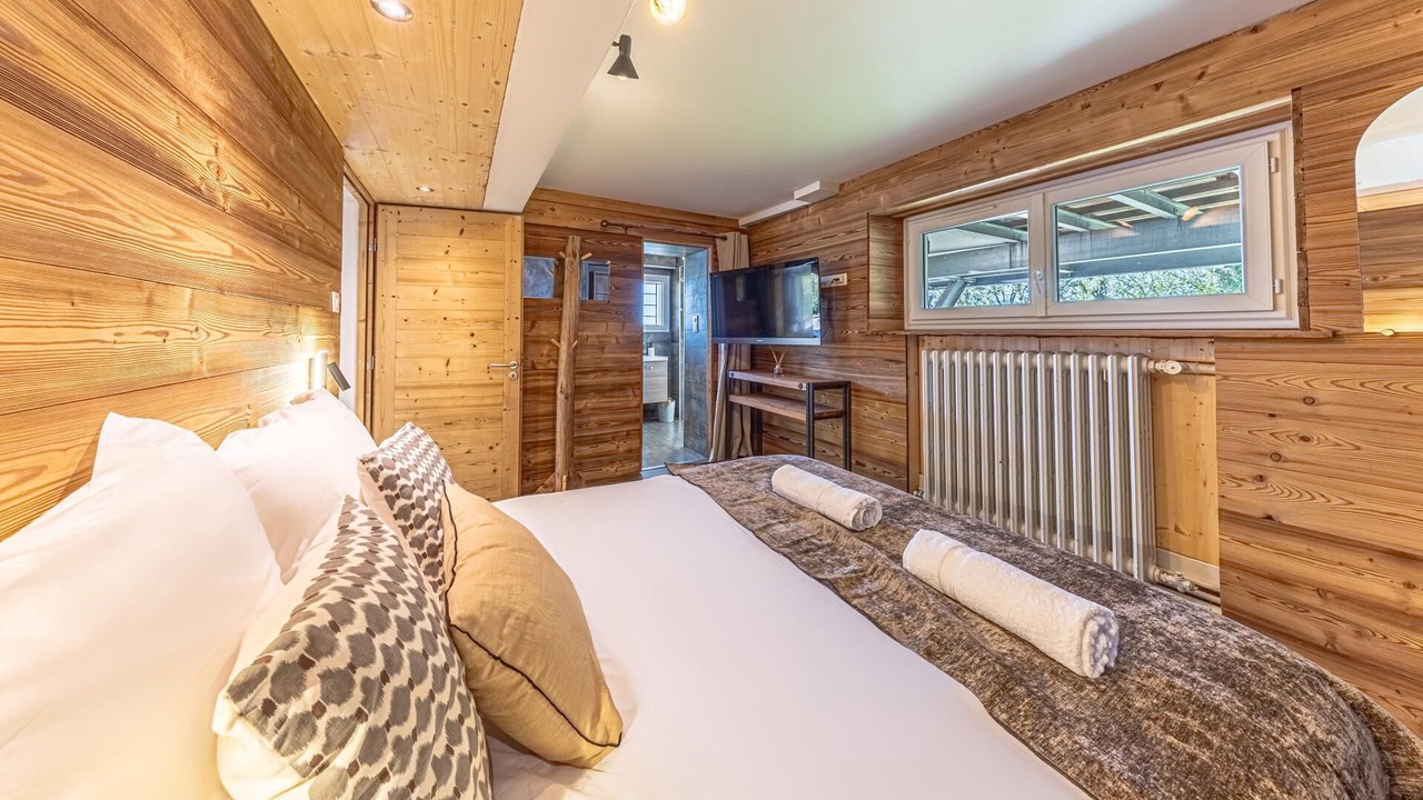 Photo of Bedroom in Bourdeau