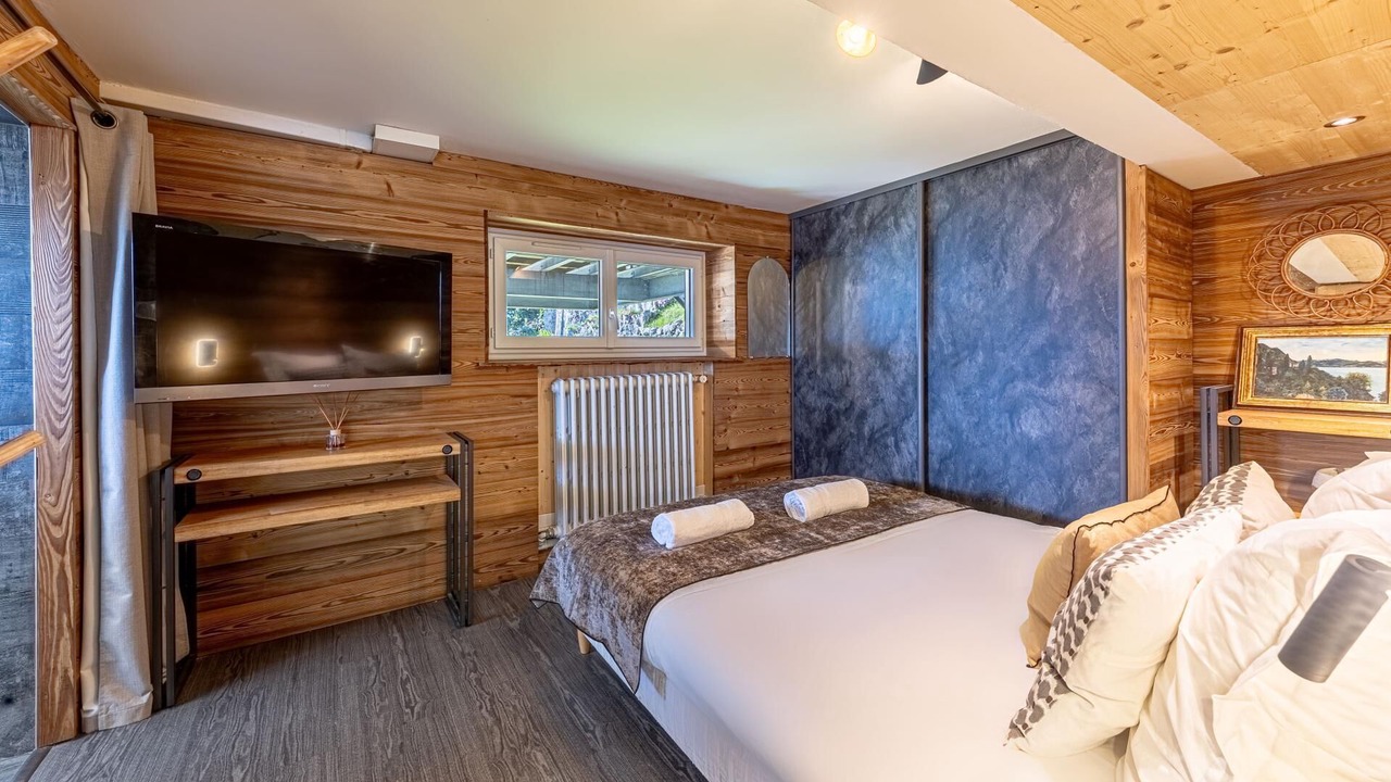 Photo of Bedroom in Bourdeau