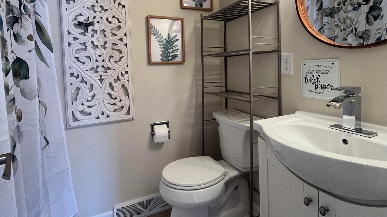Photo of Bathroom in Urbandale
