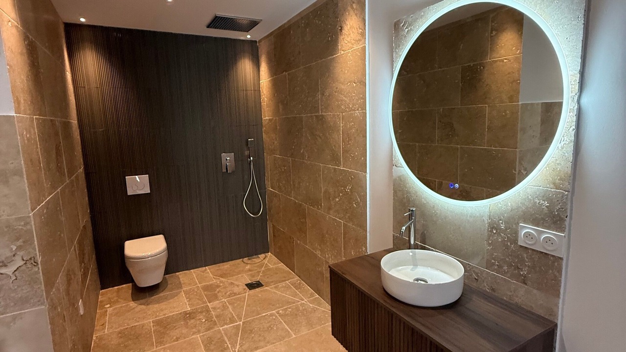 Photo of Bathroom in Le Somail