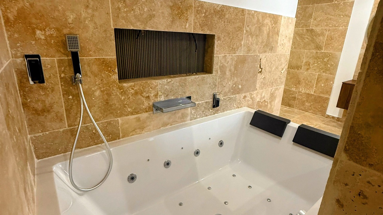 Photo of Bathroom in Le Somail