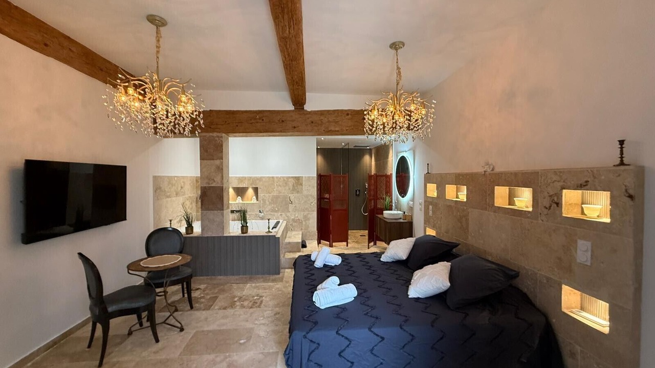 Photo of Bedroom in Le Somail