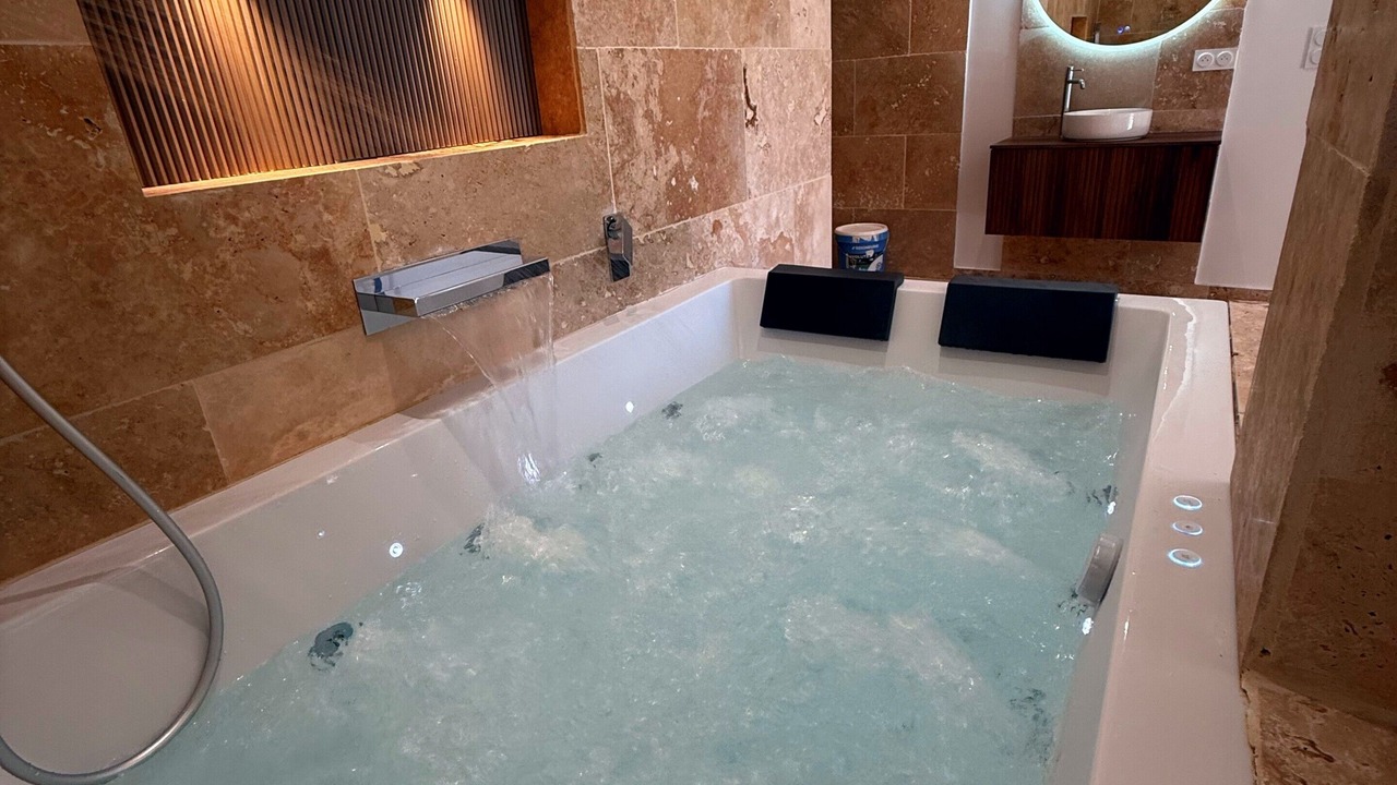 Photo of Bathroom in Le Somail