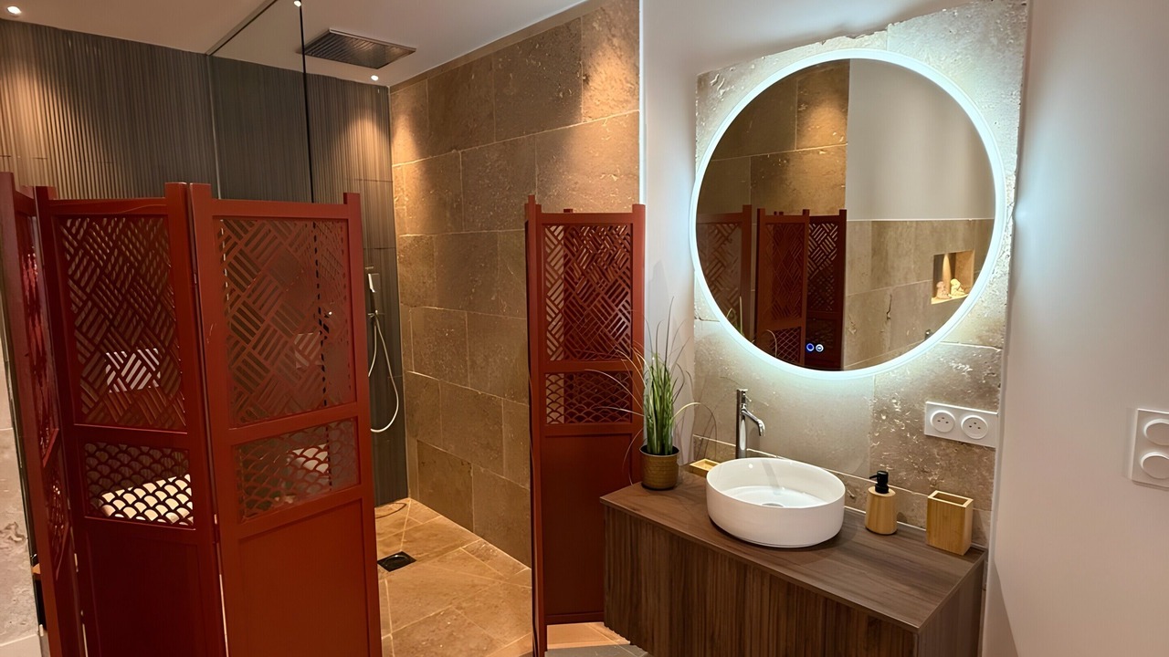 Photo of Bathroom in Le Somail