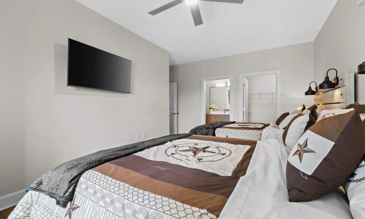 Photo of Bedroom in Eighth Avenue