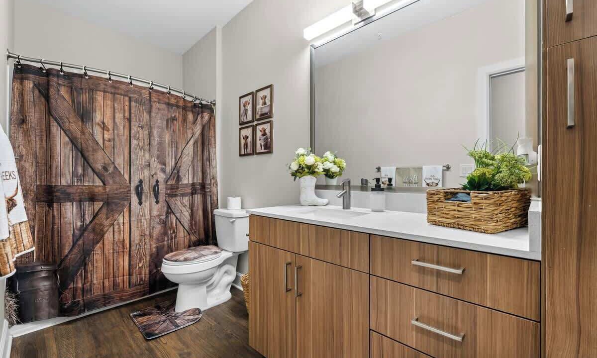 Photo of Bathroom in Eighth Avenue