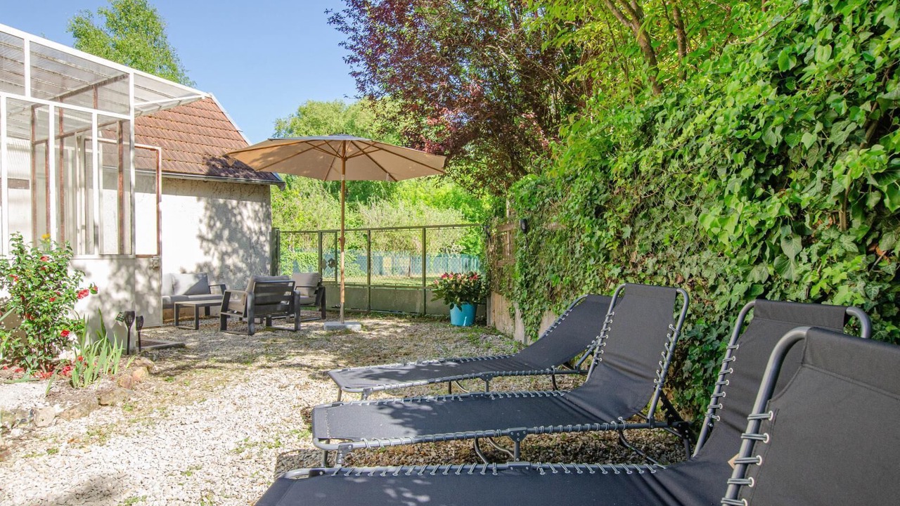 Photo of Patio Balcony in Saint-Hilaire-sous-Romilly