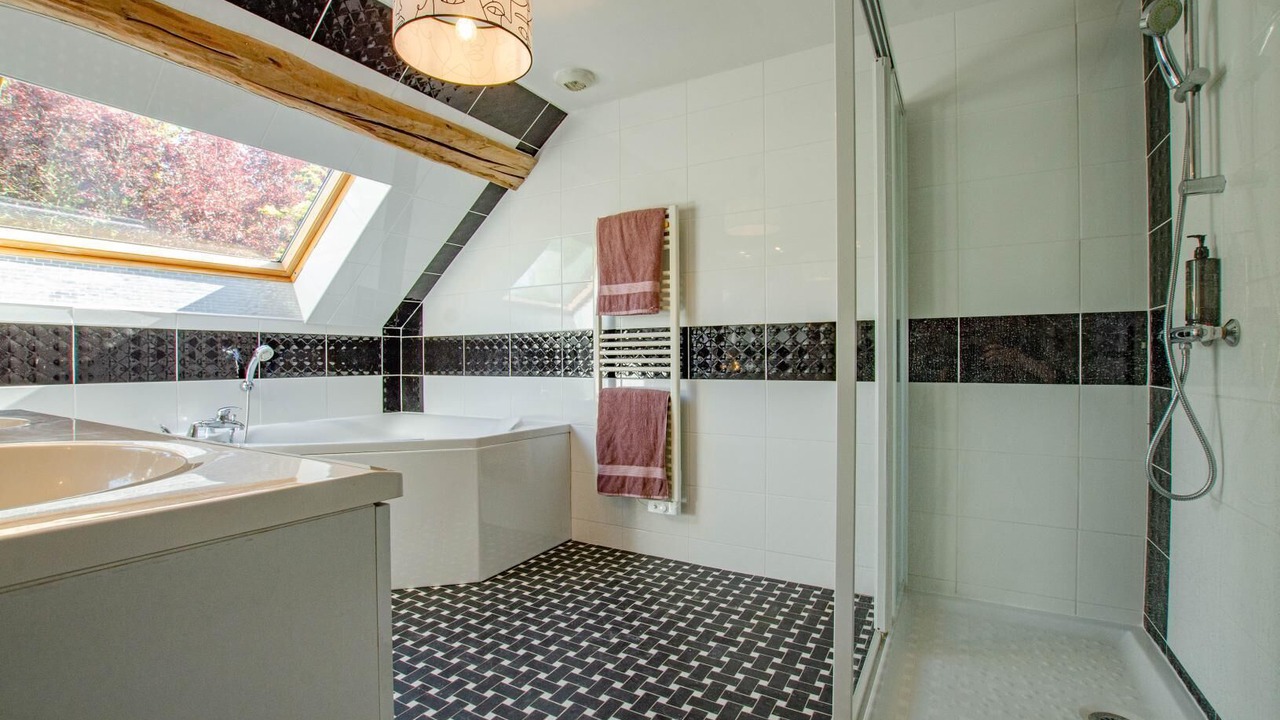 Photo of Bathroom in Saint-Hilaire-sous-Romilly