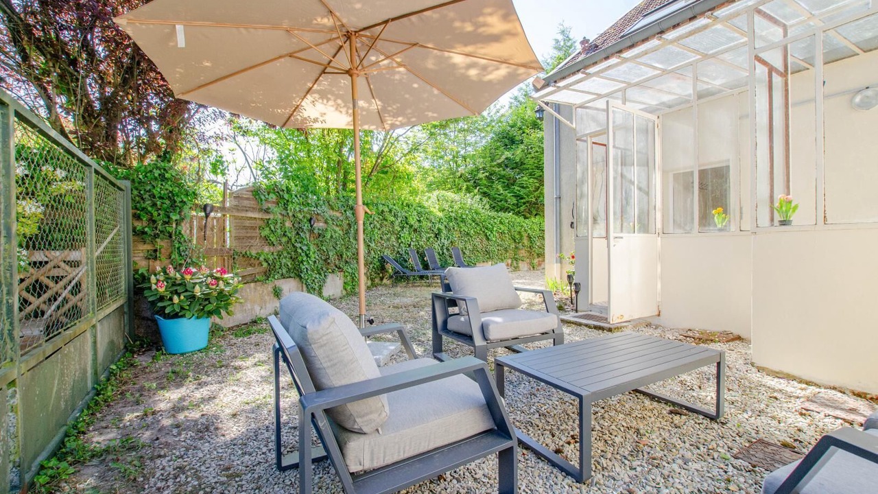 Photo of Patio Balcony in Saint-Hilaire-sous-Romilly