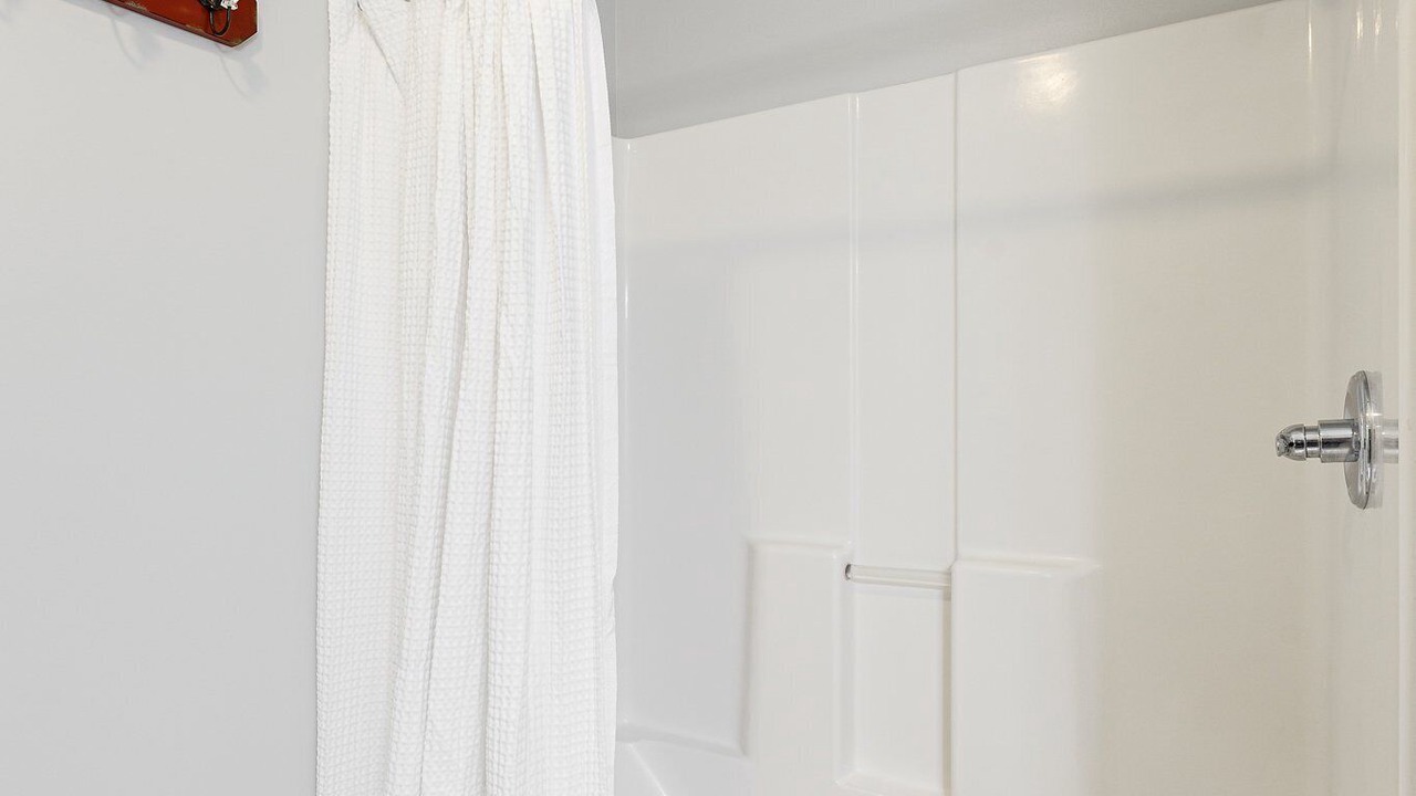 Photo of Bathroom in Maple City