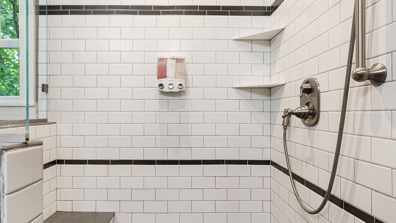 Photo of Bathroom in Maple City