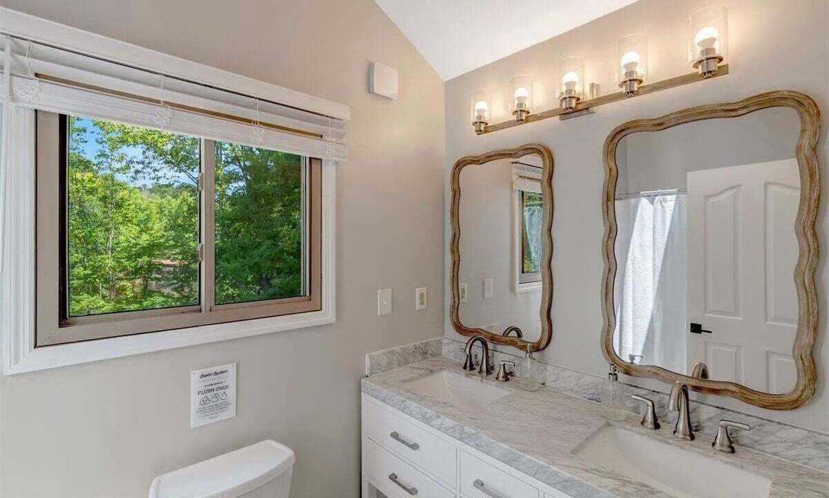 Photo of Bathroom in Henrico