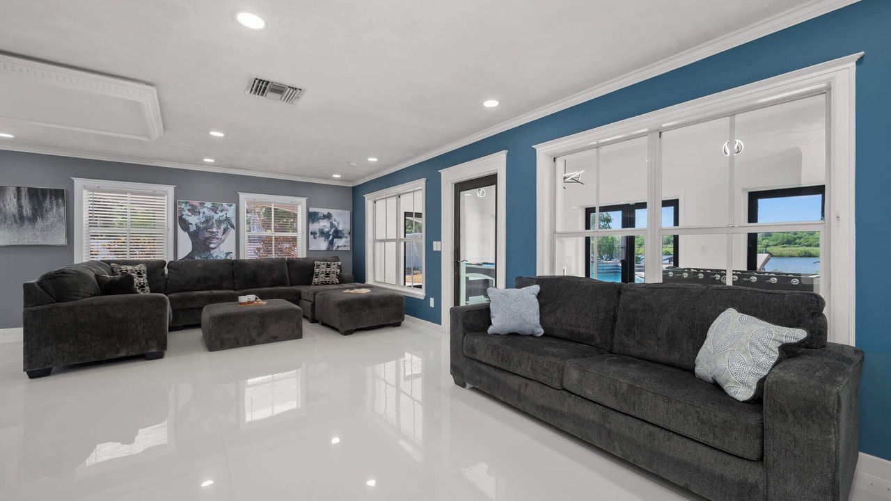 Photo of Livingroom in Clair-Mel City
