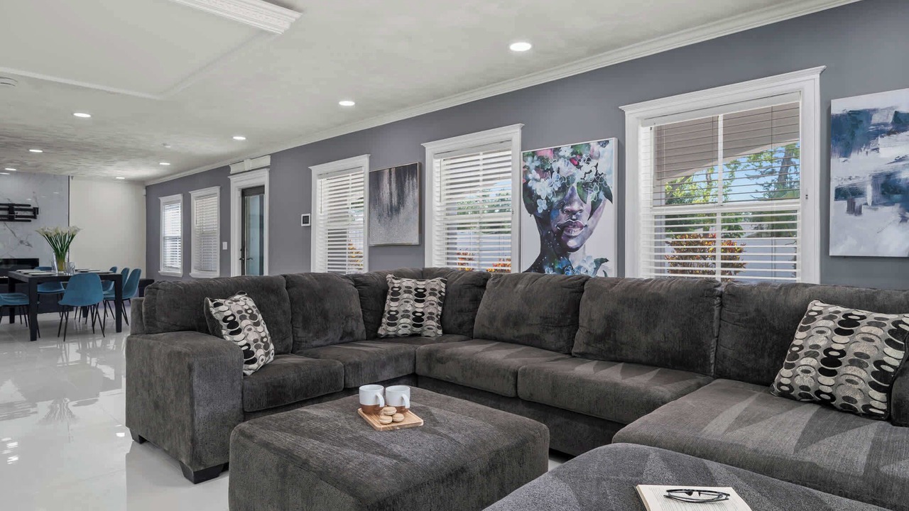 Photo of Livingroom in Clair-Mel City