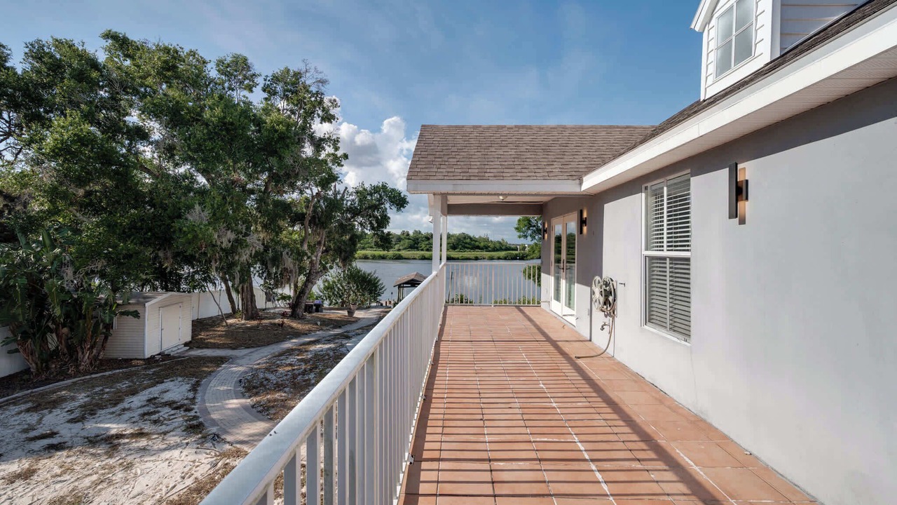 Photo of Patio Balcony in Clair-Mel City