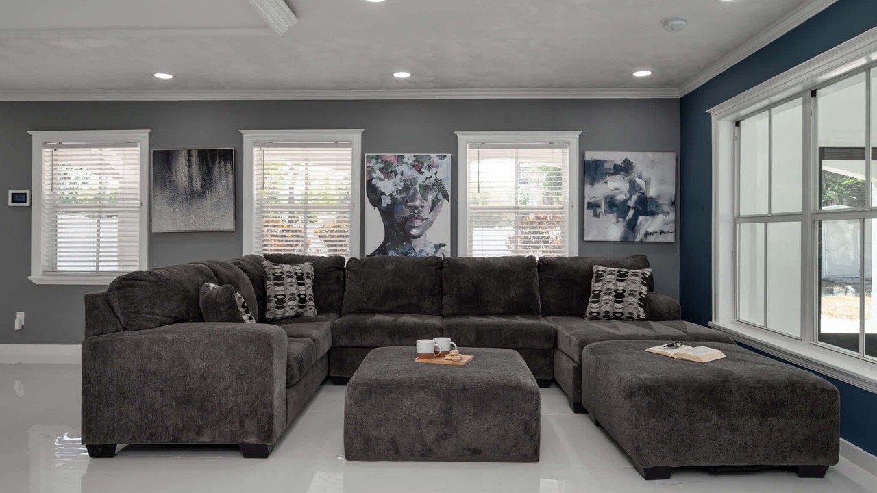 Photo of Livingroom in Clair-Mel City