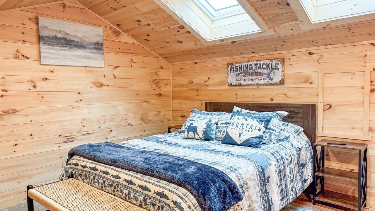 Photo of Bedroom in Inlet