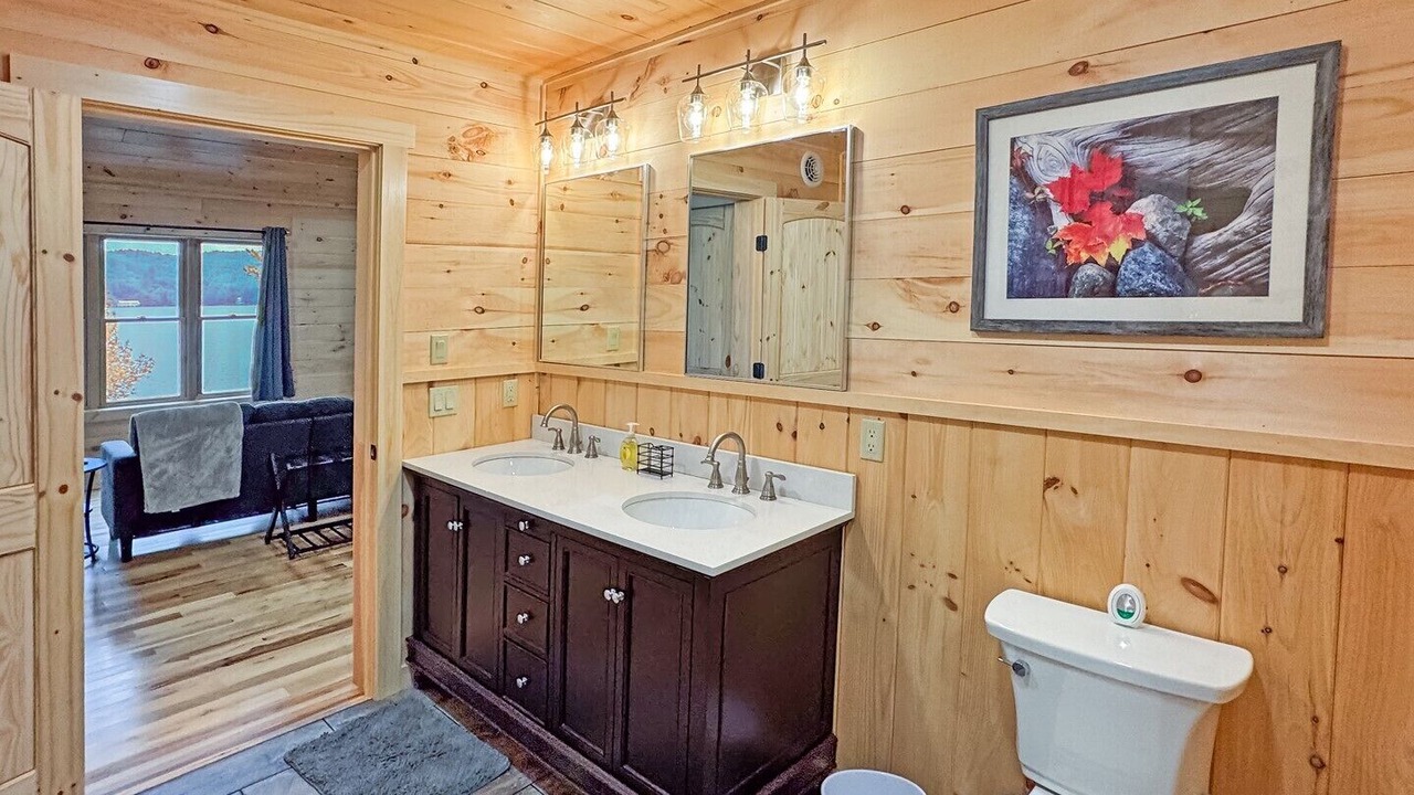 Photo of Bathroom in Inlet