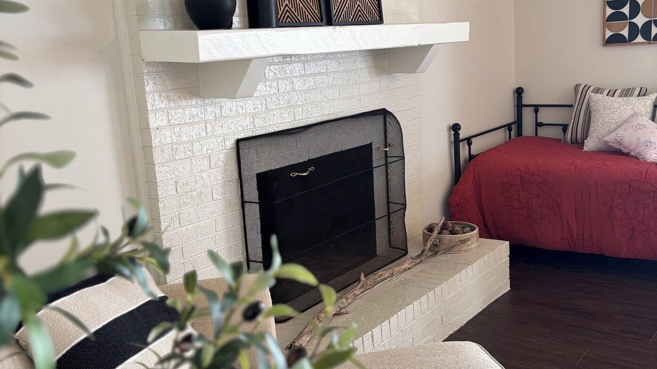 Photo of Livingroom in Gun Barrel City