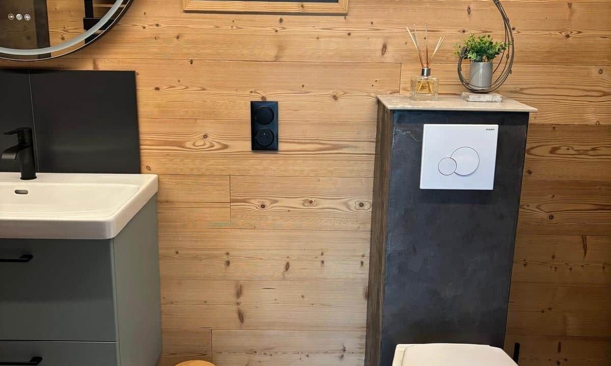 Photo of Bathroom in Bathernay