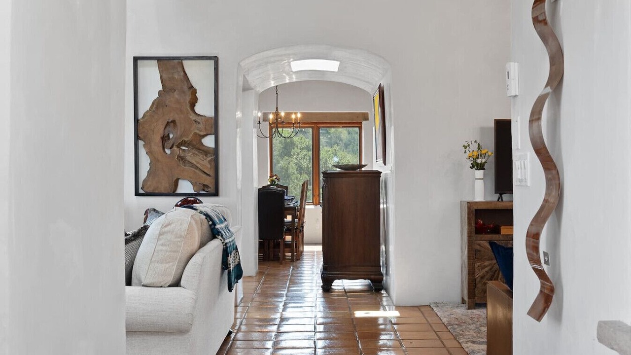 Photo of Livingroom in Tesuque Hills