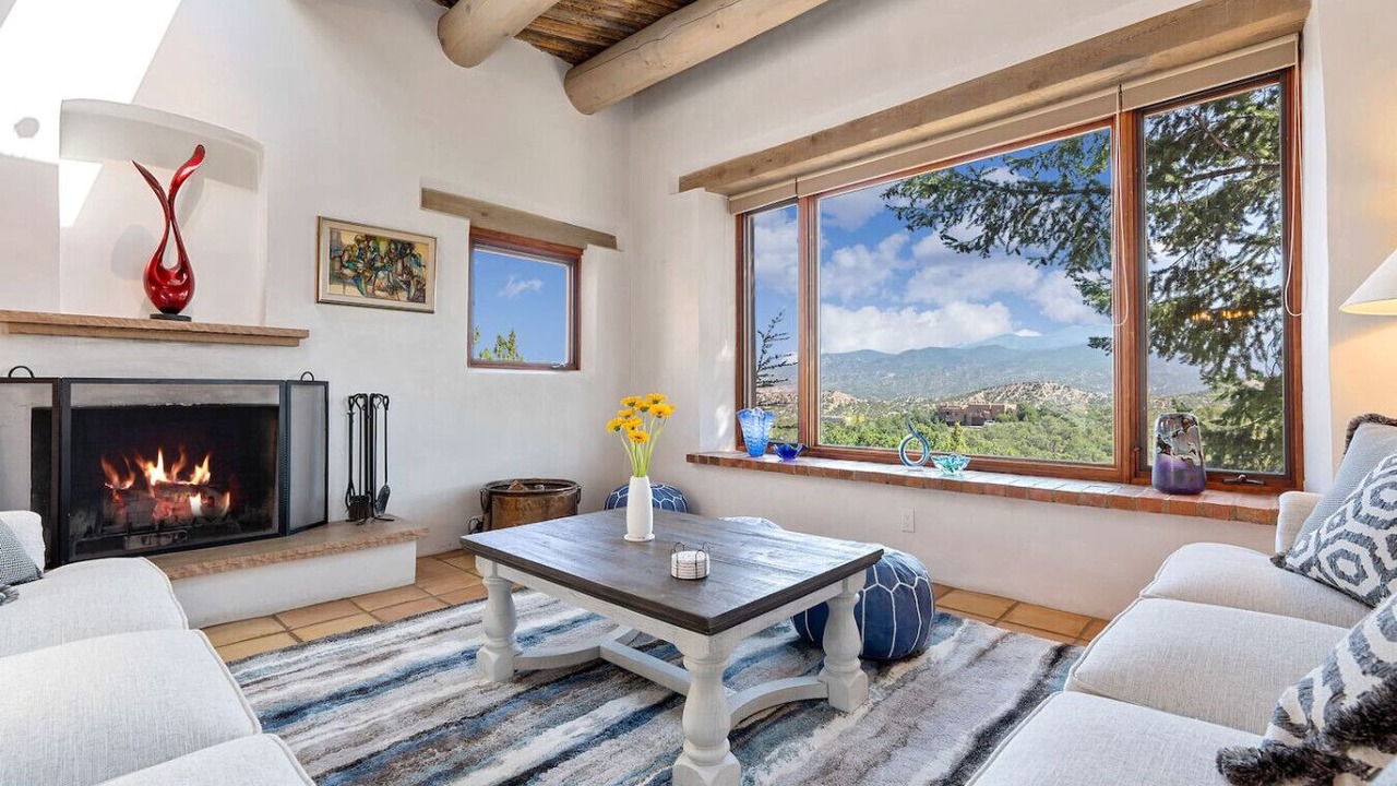 Photo of Livingroom in Tesuque Hills