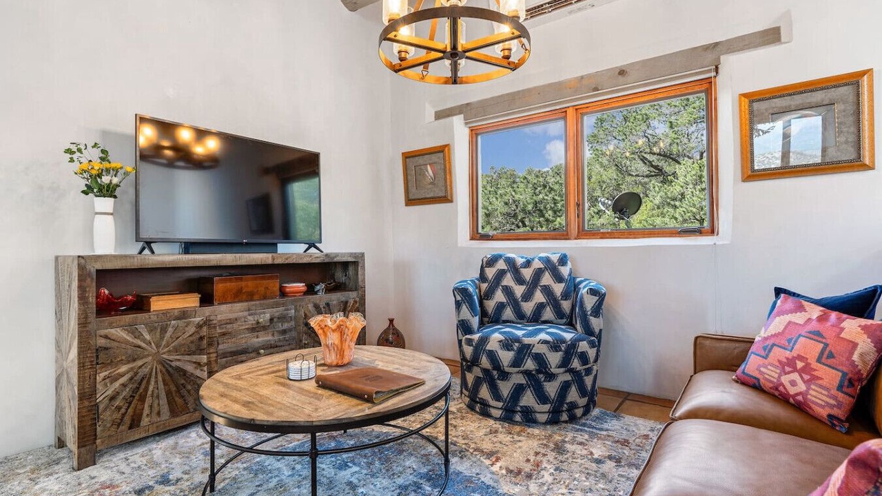 Photo of Livingroom in Tesuque Hills