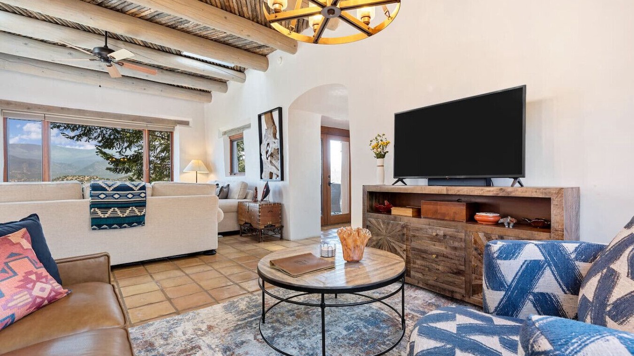 Photo of Livingroom in Tesuque Hills