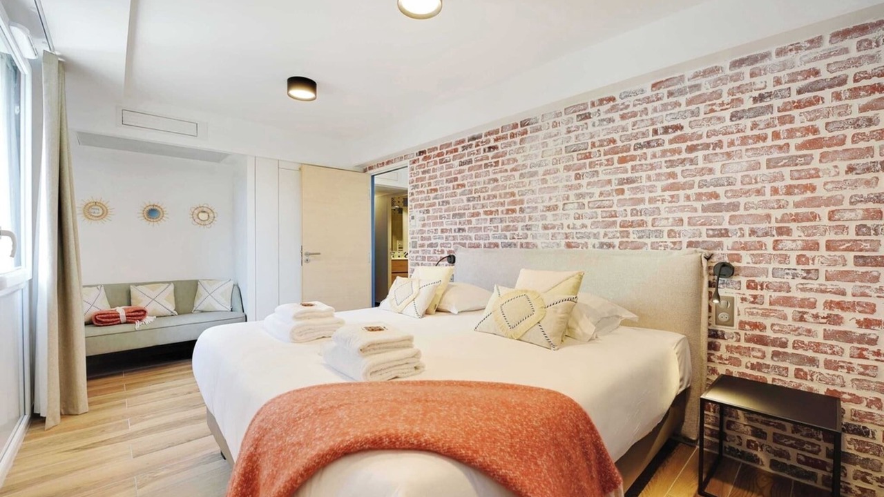 Photo of Bedroom in Vanves