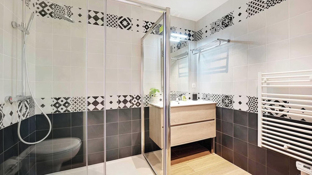 Photo of Bathroom in Vanves