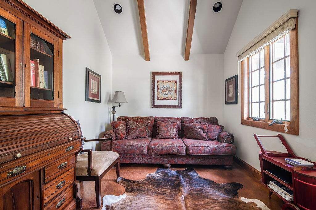 Photo of Livingroom in Fredericksburg