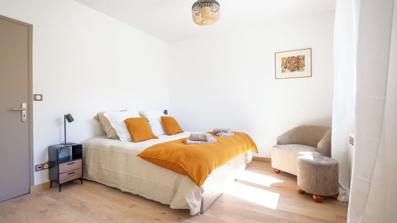 Photo of Bedroom in Maubec