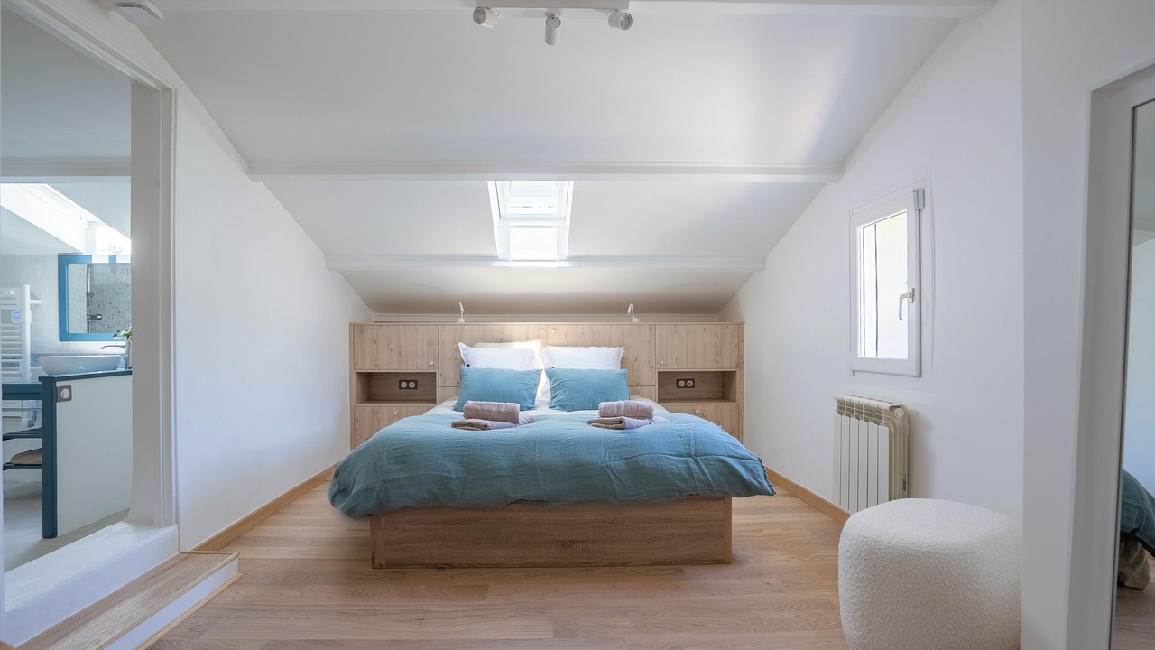 Photo of Bedroom in Maubec