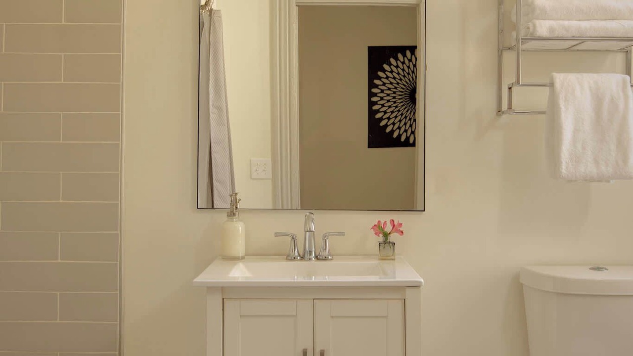 Photo of Bathroom in Dixon Park