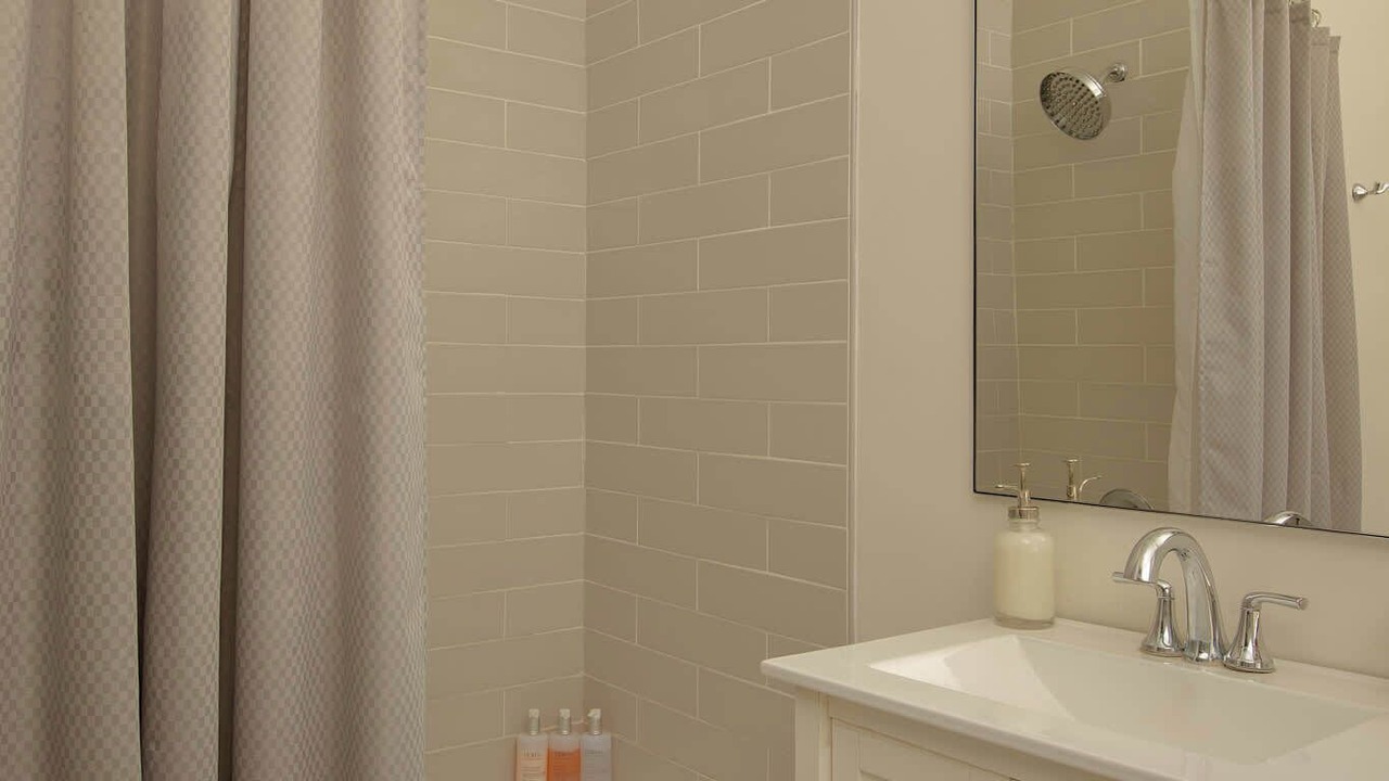 Photo of Bathroom in Dixon Park