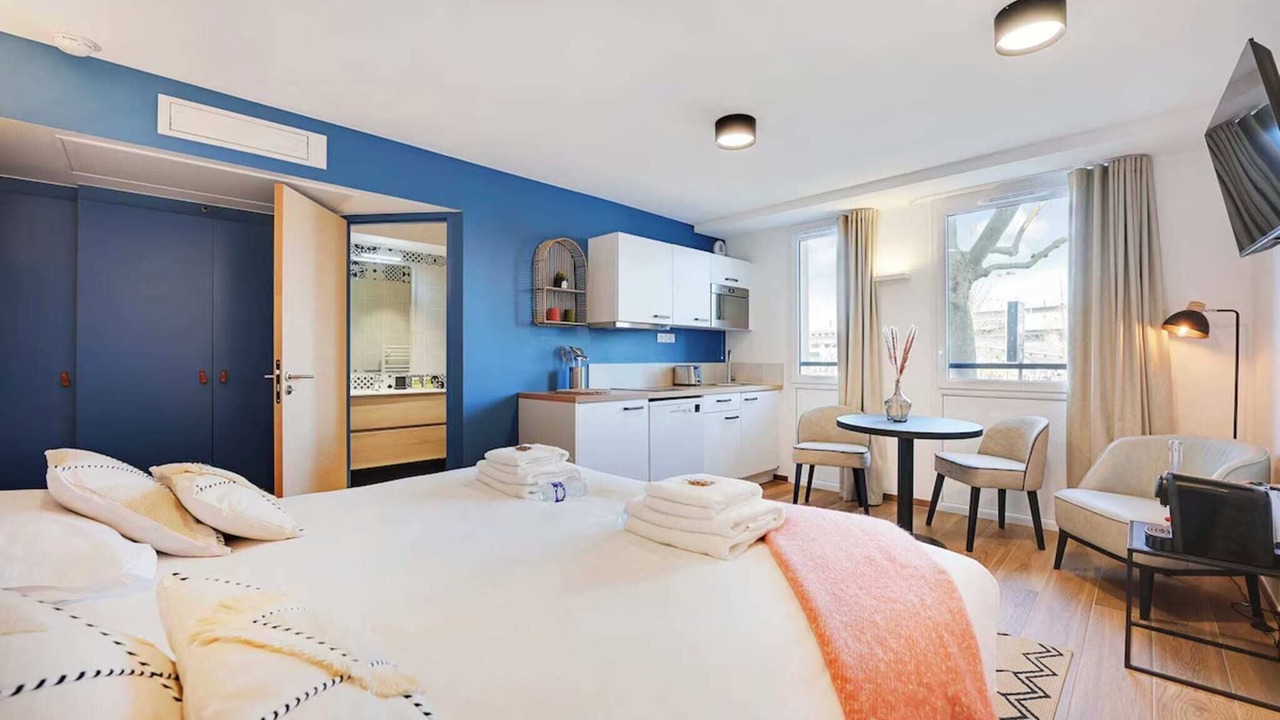 Photo of Bedroom in Vanves