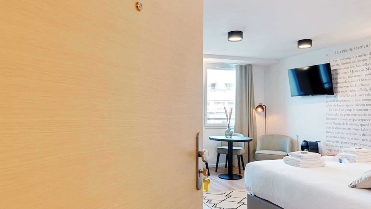 Photo of Bedroom in Vanves