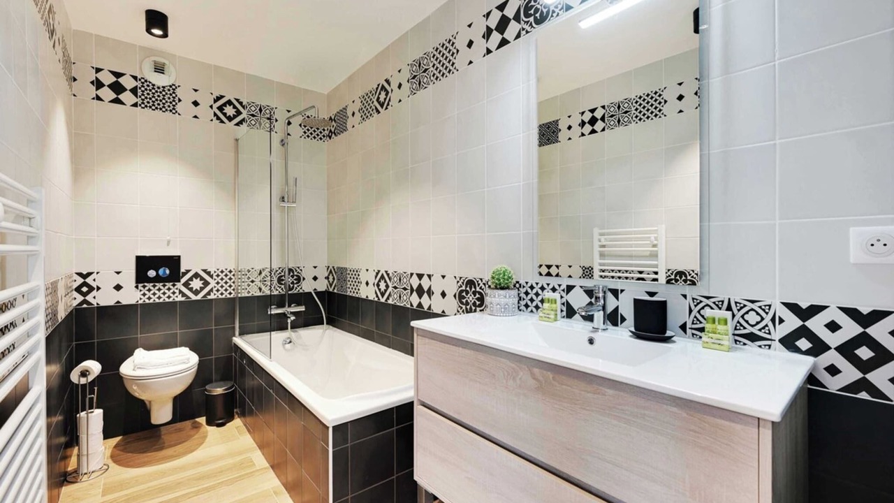 Photo of Bathroom in Vanves
